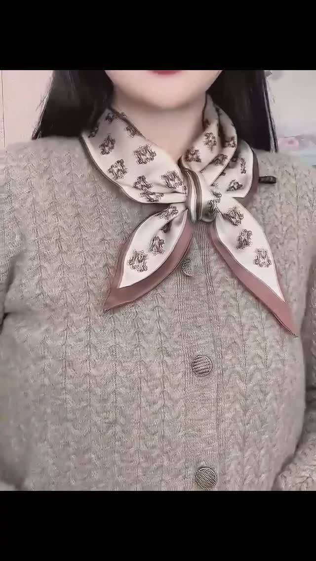 Как модно завязать шелковый шарфик?