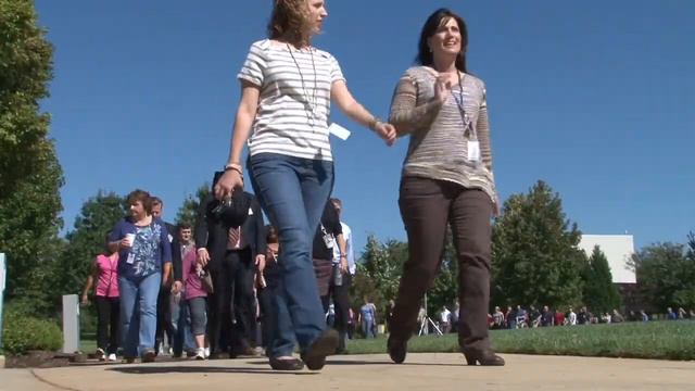 Mayor's Walking Challenge Sets 25-Mile Goal for October смотреть онлайн