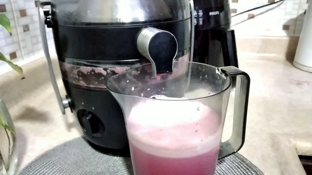 Fresh pomegranates juice / homemade juice using Philips avance juicer / healthy easy simple recipe смотреть онлайн