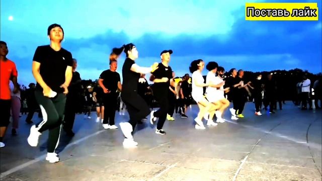 @MrMilen Milen - Сирота. Красивая песня голос шикарный, ребата танцуют супер. смотреть онлайн