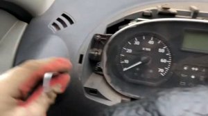 Как снять щиток приборов Renault Logan