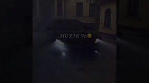 Солнце входит и за ходит а в моей тюрьме темно, Днём и ночью часовые сберегут моё окно, Песня Бомба