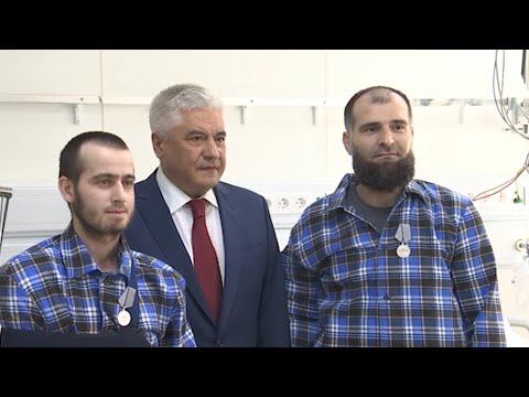 Владимир Колокольцев вручил медали «За отвагу» полицейским из Чеченской республики смотреть онлайн