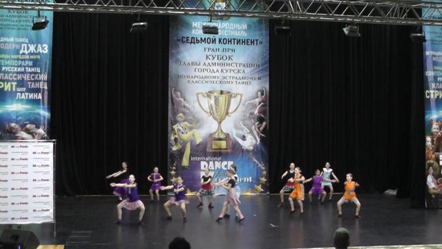 НАРОДНЫЙ АНСАМБЛЬ ТАНЦА "ХОРОШЕЕ НАСТРОЕНИЕ". СЧИТАЛКА смотреть онлайн