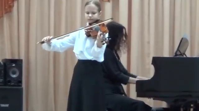 Ф. Крейслер "Маленький Венский марш" исп. Якубовская София 11 лет. смотреть онлайн