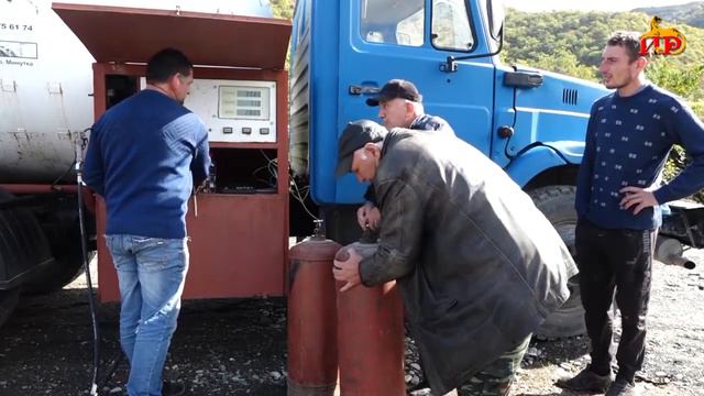 В помощь жителям. В поселок Ленингор прибыла долгожданная цистерна с газом. смотреть онлайн