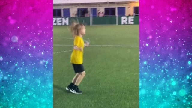 Фигурное катание. Плющенко в коньках и на Мальдивах Рудковская кормит акул и скатов смотреть онлайн