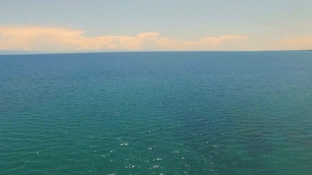 Кыргызстан с высоты птичьего полета. Изумительно красивая озеро Иссык-Куль смотреть онлайн
