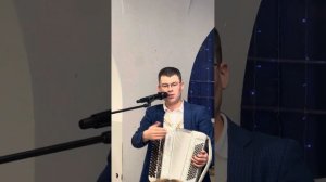 Зарплата современного баяниста 20т.р за 1 час работы - это 3 блока по 20 минут в неделю по 2-5 выст