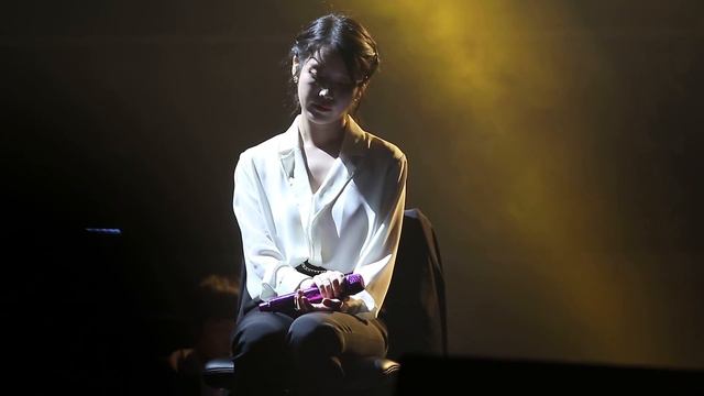 190105 dlwlrma 제주 콘서트 아이유 - 정거장 (미공개 자작곡) 직캠 IU - Station смотреть онлайн