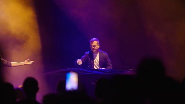 Kiko Navarro & Buika. Paral-lel 62 (Barcelona) - 5-11-203 смотреть онлайн