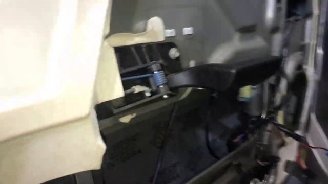 Hummer H2 шумоизоляция. Тюнинг внутри салона, за 10 часов добавили акустического комфорта смотреть онлайн