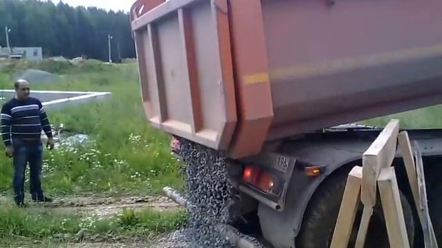 УралАвтоСтрой. Доставка щебня фр.5-20 в г.Березовский. смотреть онлайн