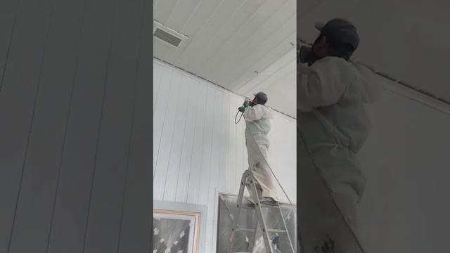 Полюуретановая краска Элакор-ПУ для стен в помещениях интенсивным использования