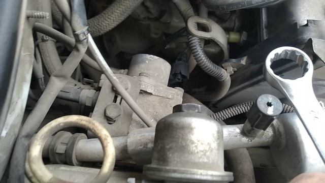 Замена датчика давления масла Ларгус двиг ВАЗ 8 клапанов смотреть онлайн