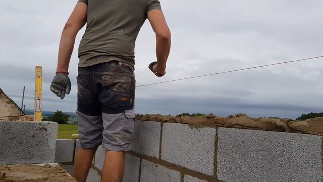 Bricklaying - Using @CharlieCollison Trowel For A Day #bricklaying #blockwork #renovation #solo