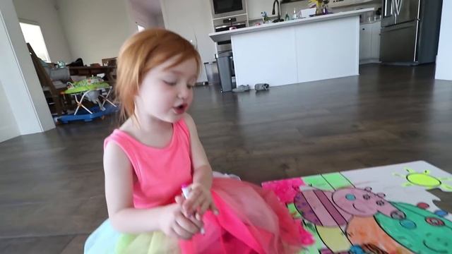 DON'T GET SPRAYED!! board game day with Dad (who is the game master) смотреть онлайн