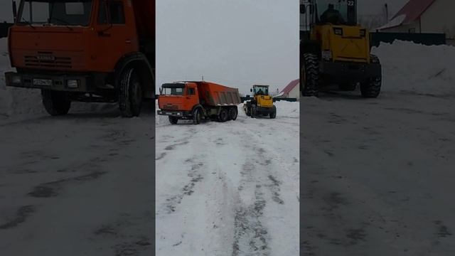 Камаз самосвал уборка снега доставка песка пгс смотреть онлайн