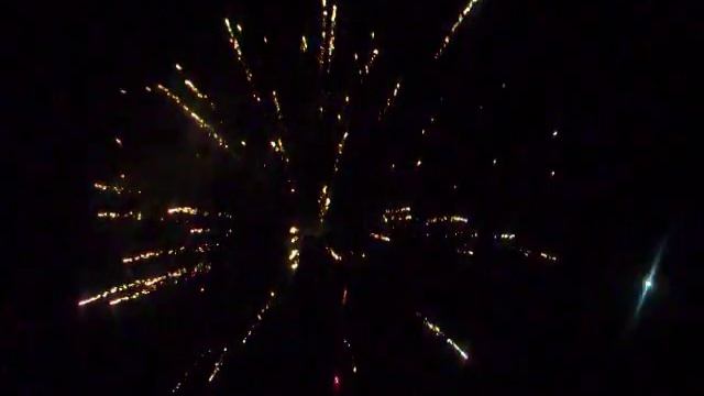 новогодний салют дома смотреть онлайн