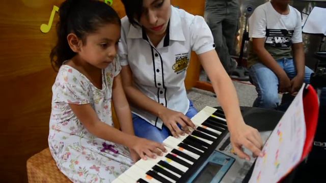 GABY GARCÍA - EL CORDERITO VA A LA ESCUELA смотреть онлайн