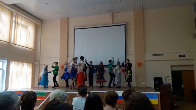 Интернациональные танцы смотреть онлайн