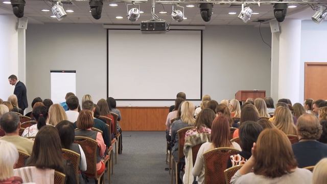 Как избавиться от переживаний о прошлом и уметь жить здесь и сейчас? Отвечает психолог Вадим Куркин смотреть онлайн
