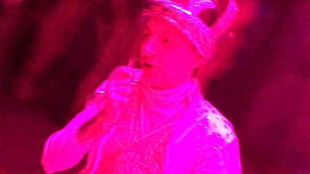 ВЛОГ: Жизнь в сказке. Алиса в зазеркалье, а Владимир в закулисье. смотреть онлайн