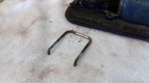 Golf 4 почему так сложно снять ручку крышки багажника