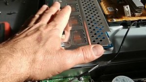 Ремонт телевизора SONY KDL 40U2000 Не включается Лампочка зелёная моргает и загорается красная