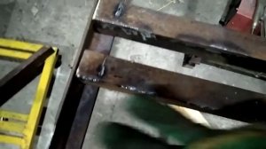 Как сделать подъемник опрокидыватель для автомобиля