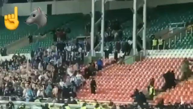 Болельщики ФК Ахмат в Грозном смотреть онлайн