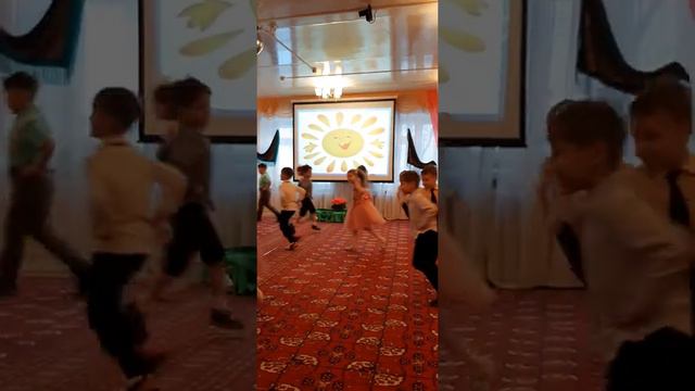 Скачет по полям смотреть онлайн