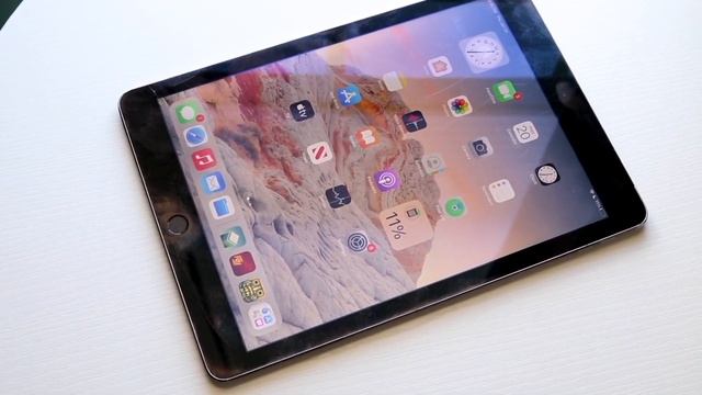 iPad Air 2 In 2023! (Still Worth It?) (Review) смотреть онлайн