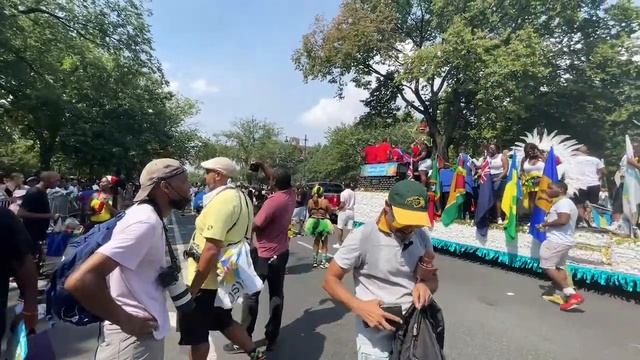 Labor Day Live Parade In BROOKLYN, NYC 2022 • WEST INDIAN DAY PARADE • NEW YORK CITY PART 1 смотреть онлайн
