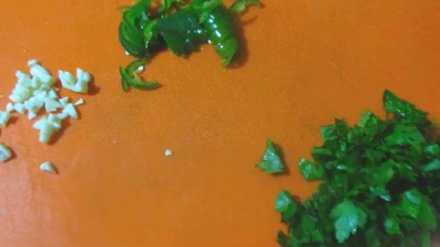 Скумбрия по имеретински, под соусом киндзмари