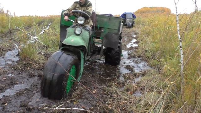 На самодельных вездеходах по Васюганскому болоту! Самодельные трициклы! смотреть онлайн