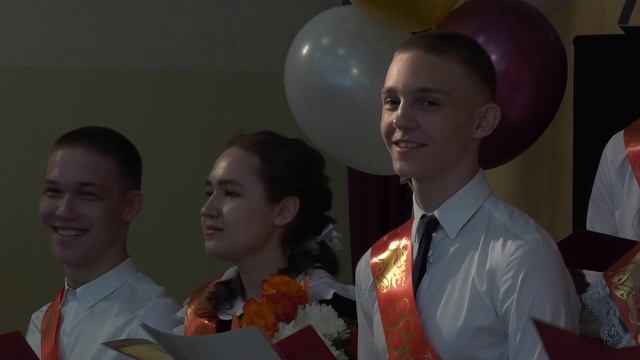 Последний звонок в Талдомской школе №3 смотреть онлайн