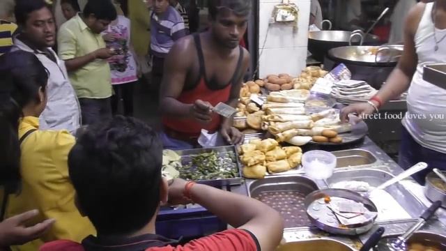 Mixed Foods | Dhokla Roll Sweet Singara Bara Chatni | Selling in One Shop | Street Food Loves You. смотреть онлайн