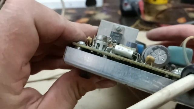 Импульсный блок питания. 14.3 вольт 0.5 ампер. Монолит из России смотреть онлайн