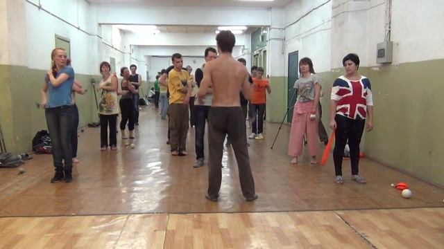 Мк Cirill - пои Скользящий стиль ч.1 - Огни Востока 2013 смотреть онлайн