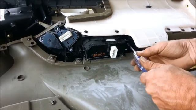 Power window switch replacement - 2004 Hyundai Santa Fe смотреть онлайн