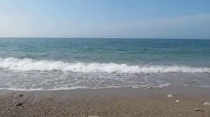 Море плещется волнами