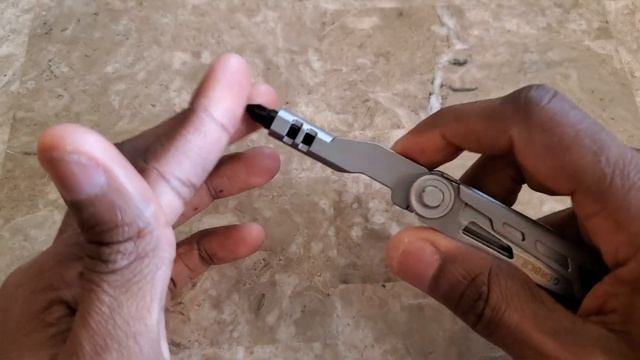 Gerber Armbar Slim Drive Multitool Review смотреть онлайн