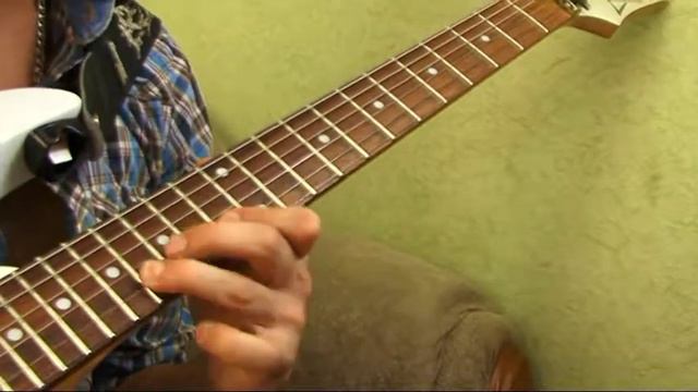 Маленькой Ёлочке холодно зимой. смотреть онлайн