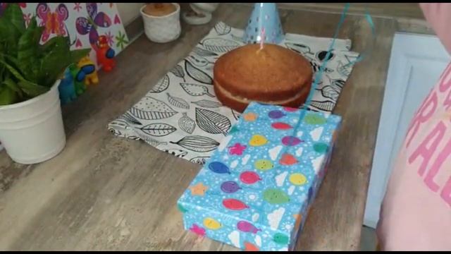 Маша празднует День рождения собаки Фиби - золотистого ретривера! #каналдлядевочек #детиблогеры смотреть онлайн