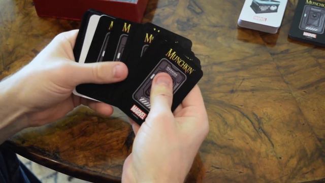 What's Inside: Munchkin Marvel - Unboxing смотреть онлайн