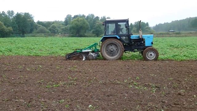 Дискование в почву горчицы белой на сидерат дисковой бороной «Радогост-Маш» БД-2.4х2Н. смотреть онлайн