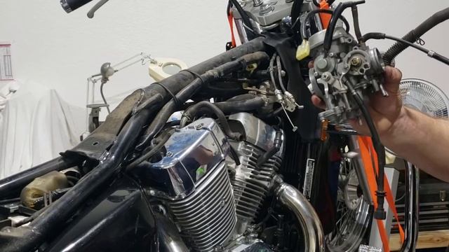 Honda Aero 750c complete carb clean. (Part 1) смотреть онлайн