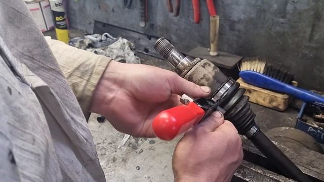 Установка ленточного хомута смотреть онлайн