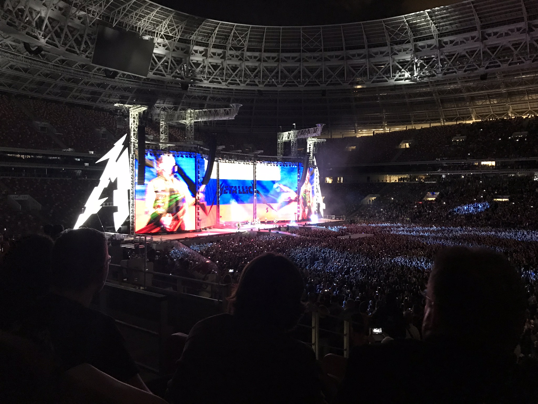 Metallica - NEM вступление (Москва 2019) смотреть онлайн